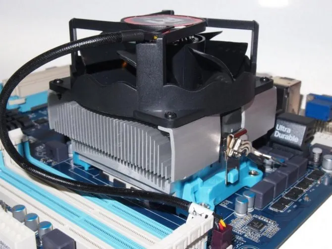 Монтаж кулера на процессор AMD
