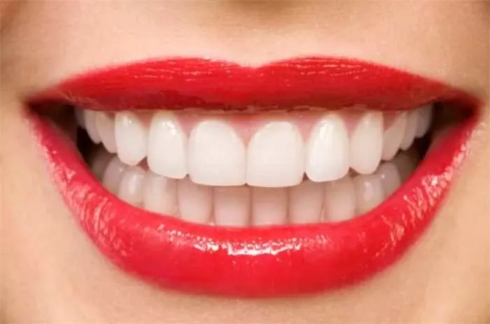 Подобрали 7 продуктов, которые способствуют отбеливанию зубов