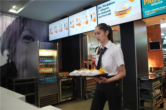 «Паразитируют на том, что было»: новая сеть «Вкусно — и точка» так и останется для петербуржцев «Макдоналдсом»