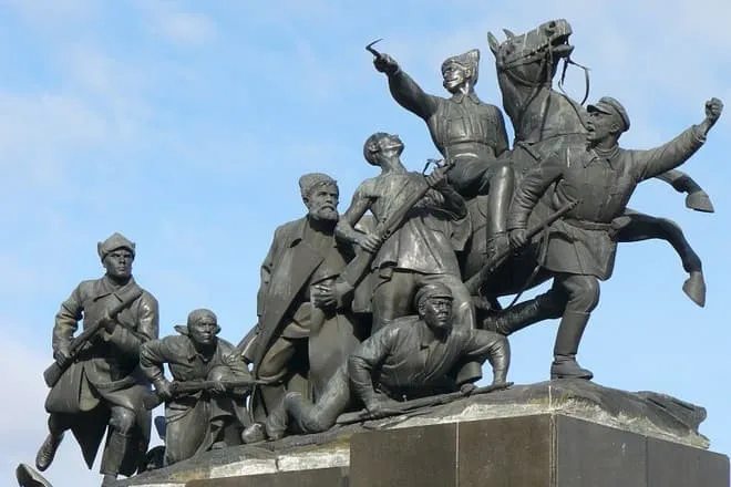 Памятник Василию Чапаеву в Самаре
