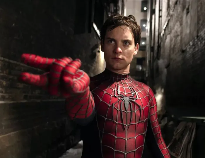Человек-паук указывает пальцем